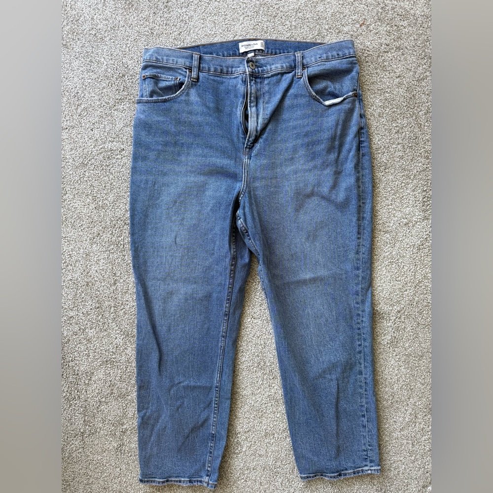 Abercrombie & Fitch Curve Love Ankle Straight Jeans
